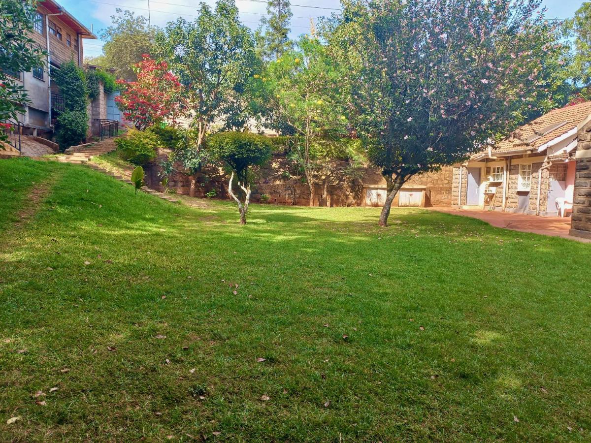 Kuniville Guest House Ньєрі Екстер'єр фото