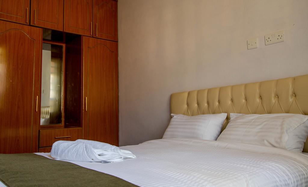 Kuniville Guest House Ньєрі Екстер'єр фото
